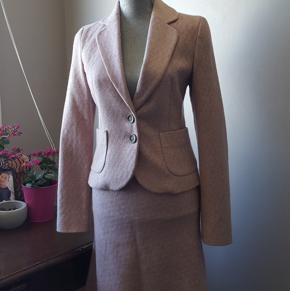 Sisley pink skirt suit